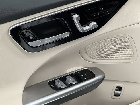 Certified 2025 Mercedes-Benz C 300 Sedan image 11