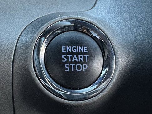 Used 2019 Toyota Avalon XLE image 21