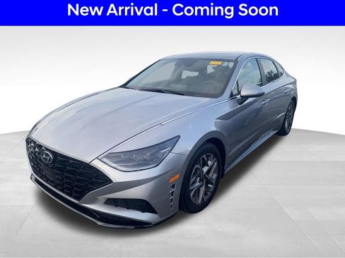 Used 2023 Hyundai Sonata SEL w/ Preferred Accessory Package FWD image 2