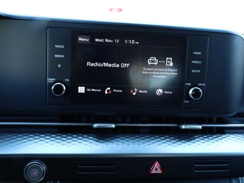 Used 2024 Kia Carnival LX image 21