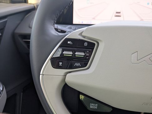 Certified 2022 Kia EV6 Wind image 30