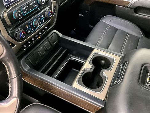 Used 2018 GMC Sierra 2500 Denali w/ Duramax Plus Package AWD/4WD image 16