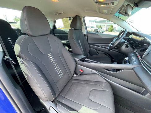 Used 2023 Hyundai Elantra SEL w/ Convenience Package image 30