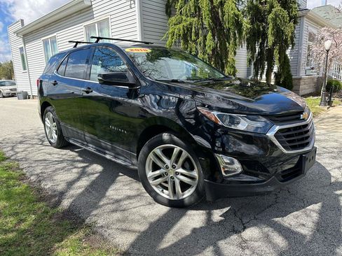 Used 2018 Chevrolet Equinox LT image 1