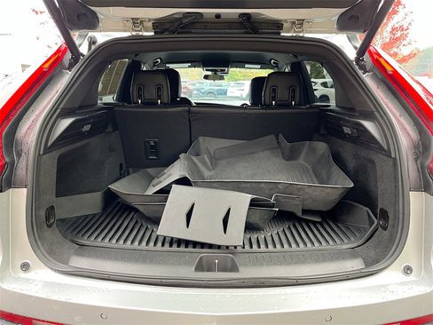 Certified 2021 Cadillac XT4 Luxury w/ Cold Weather Package image 24