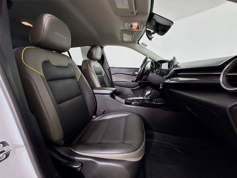 Used 2025 Chevrolet Trax ACTIV w/ Driver Confidence Package FWD image 27