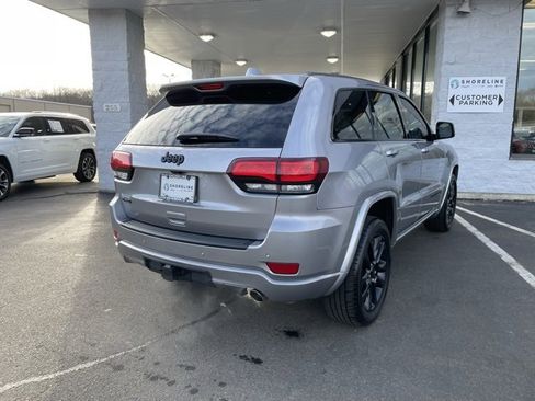 Used 2021 Jeep Grand Cherokee Laredo X image 5