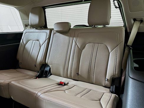 Used 2023 Ford Expedition Limited image 29