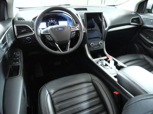Certified 2023 Ford Edge SEL w/ Convenience Package AWD/4WD image 2