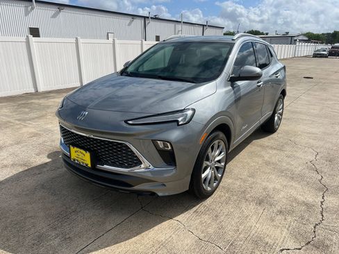 Used 2024 Buick Encore GX Avenir FWD image 7