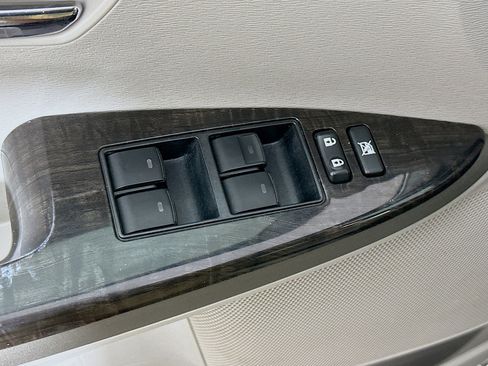 Used 2014 Toyota Venza LE image 15