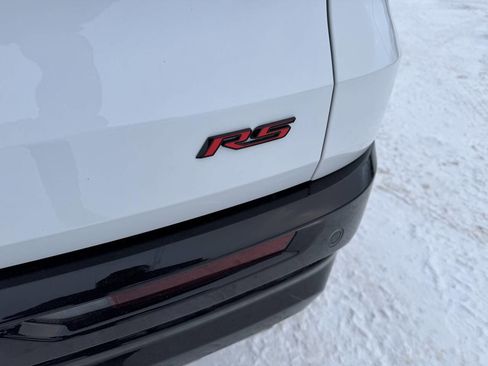 Used 2024 Chevrolet Traverse RS image 27