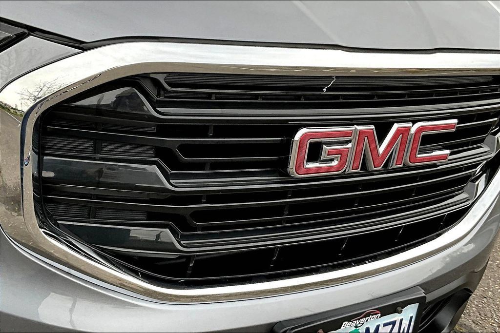 Used 2021 GMC Terrain SLE AWD/4WD image 32