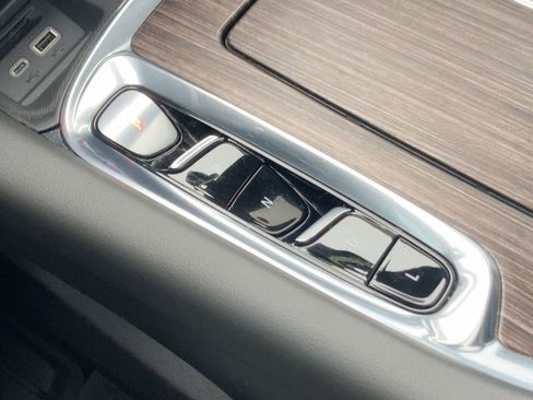 Used 2023 Buick Enclave Avenir image 20