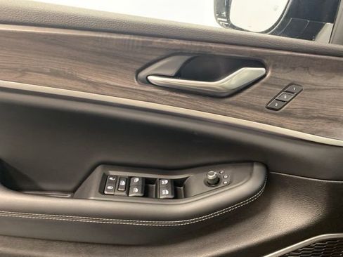 Used 2022 Jeep Grand Cherokee L Limited w/ Trailer Tow Group (B) image 23