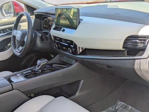 Used 2025 Nissan Rogue SL image 21