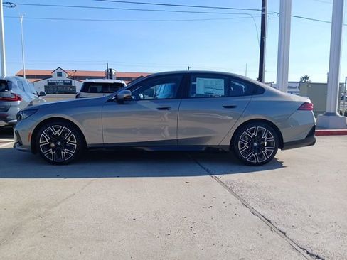 New 2026 BMW 530i RWD image 6