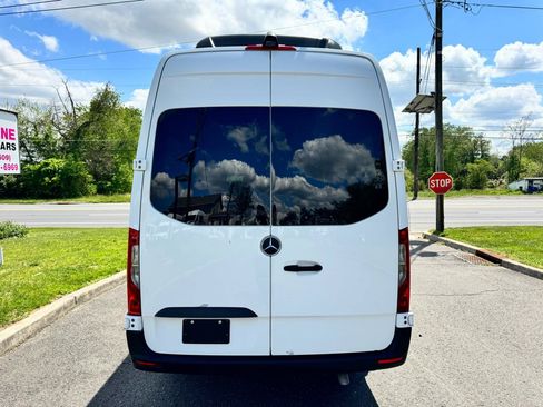Used 2019 Mercedes-Benz Sprinter 2500 image 6