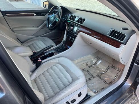 Used 2013 Volkswagen Passat TDI SEL Premium image 14