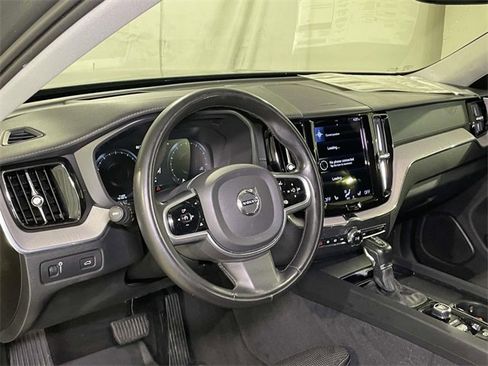 Used 2021 Volvo XC60 T5 Inscription w/ Protection Package Premier image 4