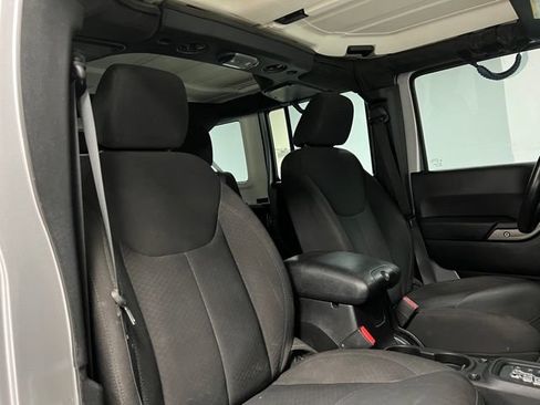 Used 2015 Jeep Wrangler Unlimited Sport w/ Quick Order Package 24S AWD/4WD image 51