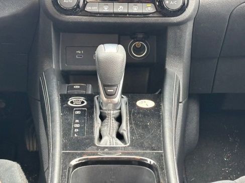 Used 2024 Nissan Kicks SR image 14