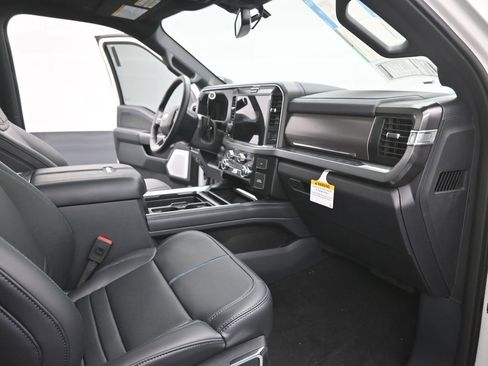 New 2026 Ford F250 Platinum w/ FX4 Off-Road Package image 24