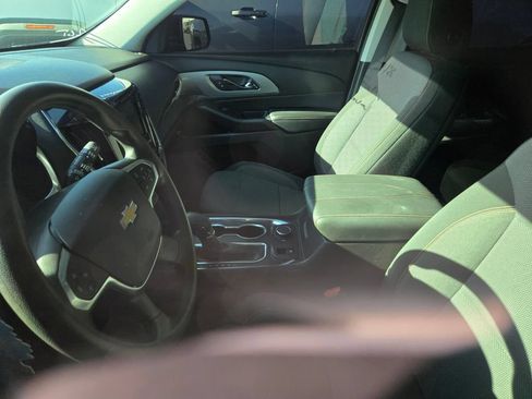Used 2021 Chevrolet Traverse LS w/ LPO, Floor Liner Package FWD image 4