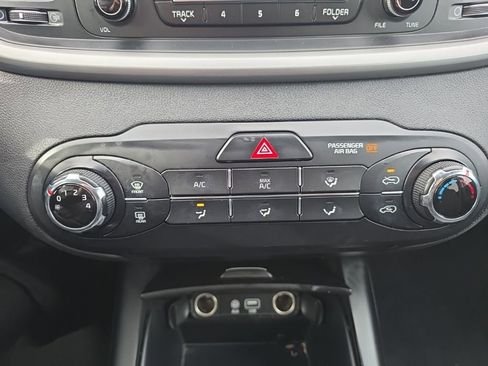 Used 2017 Kia Sorento L image 26