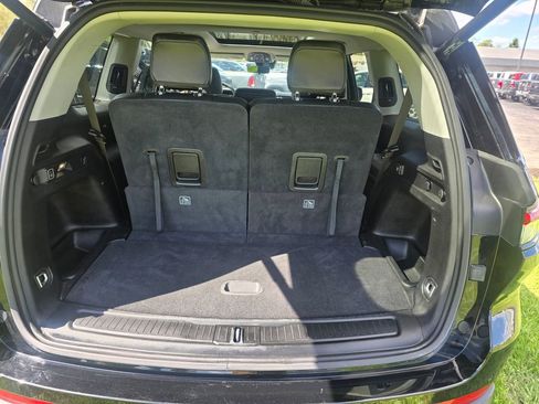 Used 2023 Jeep Grand Cherokee L Limited w/ Luxury Tech Group II AWD/4WD image 11