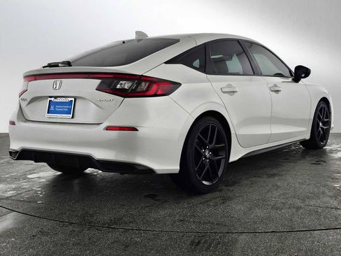 Used 2023 Honda Civic Sport image 3