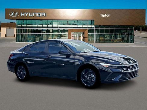 New 2026 Hyundai Elantra Sport image 10