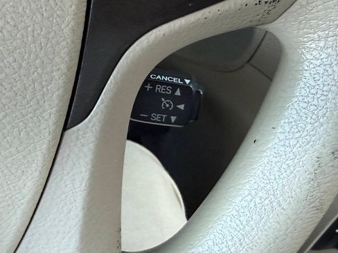 Used 2012 Toyota Sienna FWD image 20