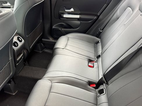 New 2026 Mercedes-Benz GLA 250 image 9