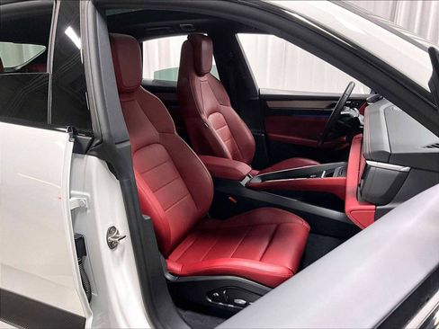 Used 2025 Porsche Macan 4S Electric image 30