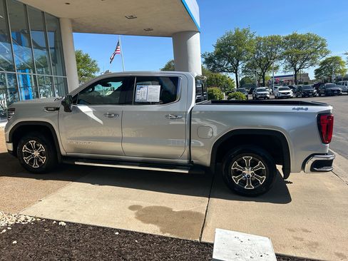 Used 2022 GMC Sierra 1500 SLT w/ SLT Convenience Package AWD/4WD image 8