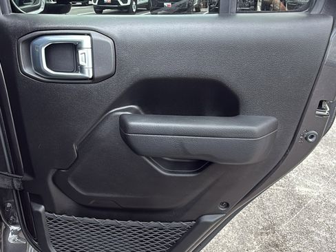 Used 2024 Jeep Wrangler Unlimited w/ Convenience Group AWD/4WD image 26