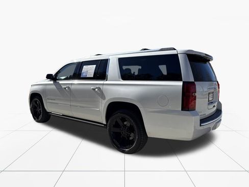 Used 2020 Chevrolet Suburban Premier image 6