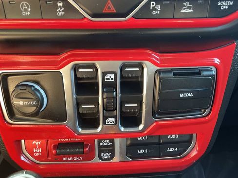 Used 2023 Jeep Wrangler Unlimited Rubicon w/ Steel Bumper Group AWD/4WD image 39
