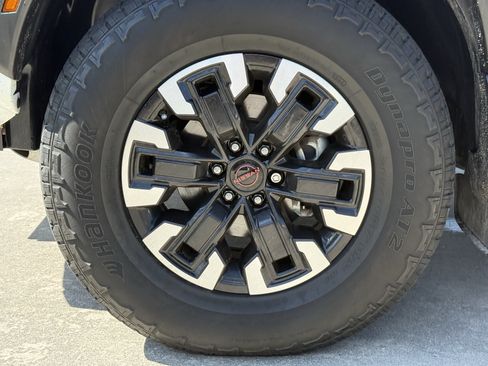 Used 2022 Nissan Frontier PRO-4X AWD/4WD image 12