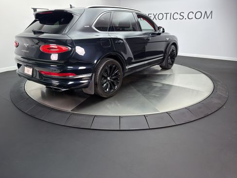 Used 2021 Bentley Bentayga w/ First Edition Specification AWD/4WD image 9
