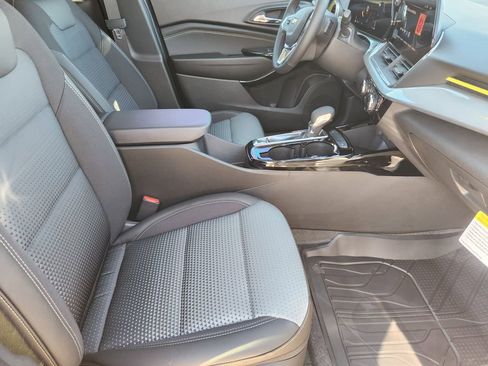 New 2026 Chevrolet Trax LT w/ Driver Confidence Package image 11