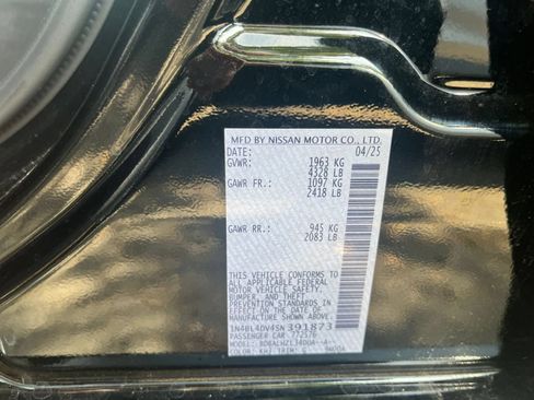Used 2025 Nissan Altima 2.5 SV FWD image 43