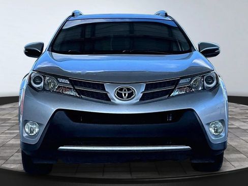 Used 2013 Toyota RAV4 XLE FWD image 2
