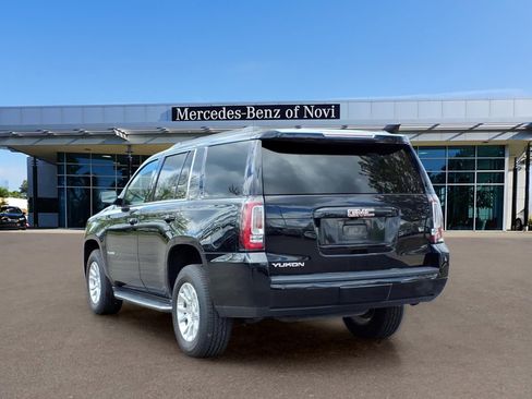 Used 2017 GMC Yukon SLT AWD/4WD image 3