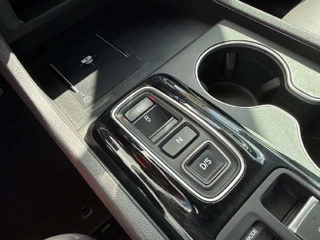 Used 2025 Honda Pilot Touring image 21