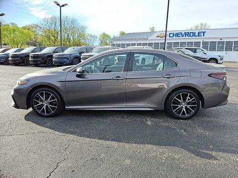 Used 2023 Toyota Camry SE FWD image 8