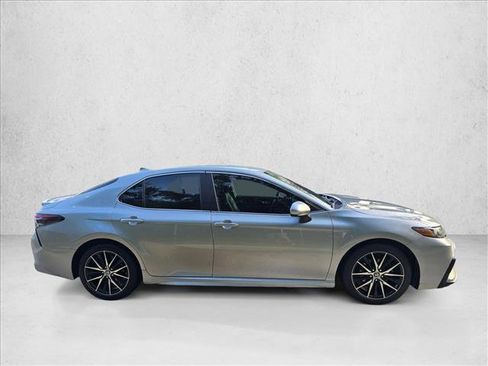 Certified 2021 Toyota Camry SE FWD image 4
