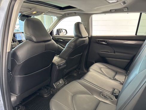 Used 2022 Toyota Highlander Limited w/ Protection Package #3 (TMS) AWD/4WD image 45