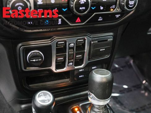 Used 2023 Jeep Wrangler Unlimited w/ Cold Weather Group AWD/4WD image 21